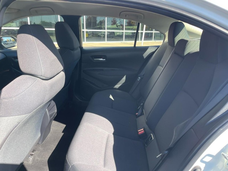 Toyota Corolla Vehicle Image 11