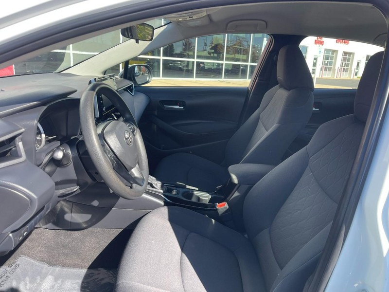 Toyota Corolla Vehicle Image 12