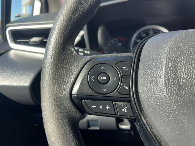 Toyota Corolla Vehicle Image 17