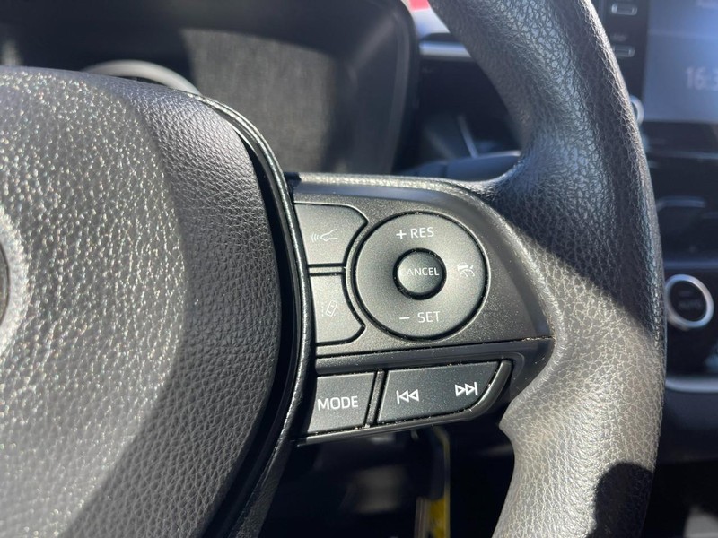 Toyota Corolla Vehicle Image 18