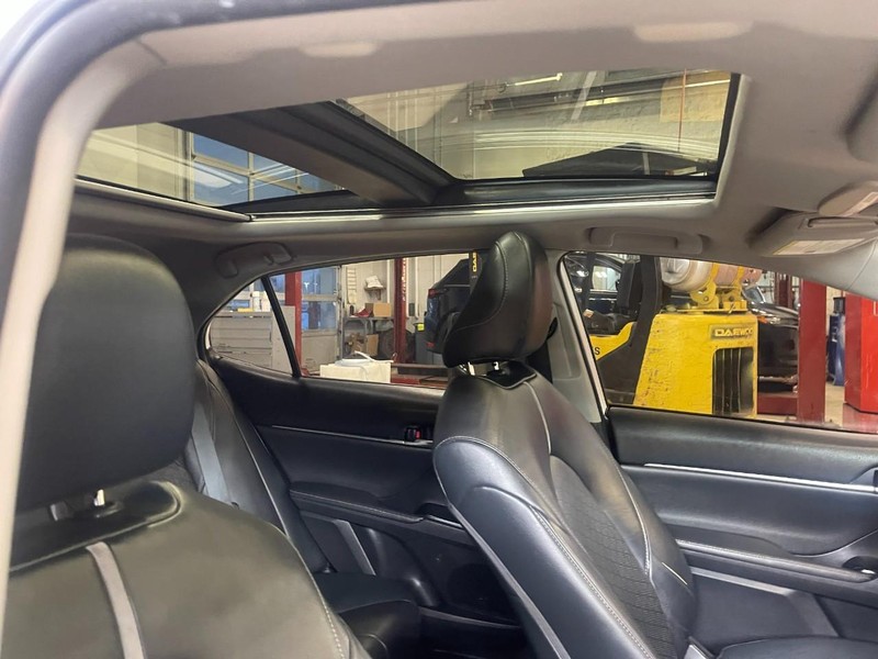 Toyota Camry Vehicle Image 10