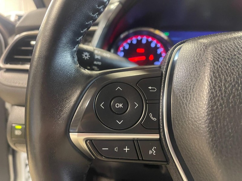 Toyota Camry Vehicle Image 23