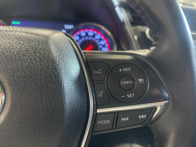 Toyota Camry Vehicle Image 24