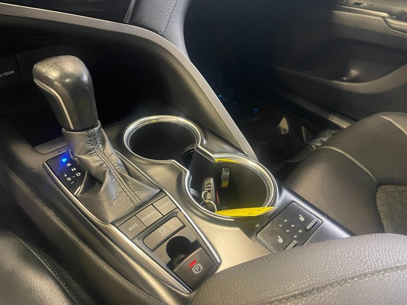 Toyota Camry Vehicle Image 28