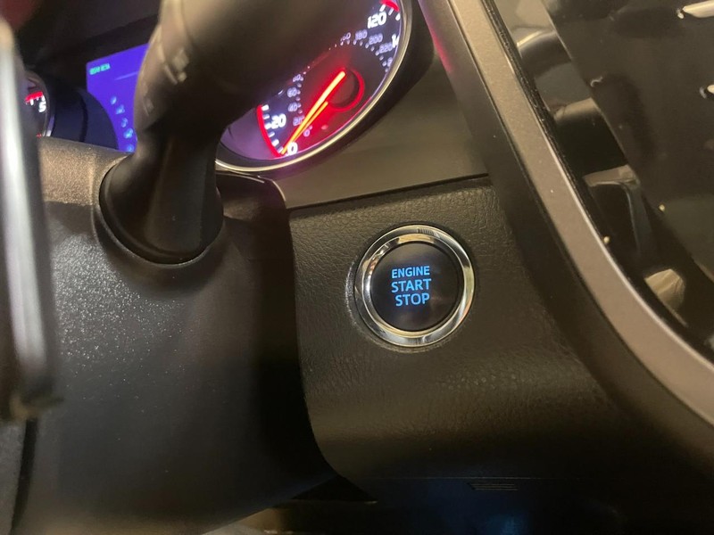 Toyota Camry Vehicle Image 30