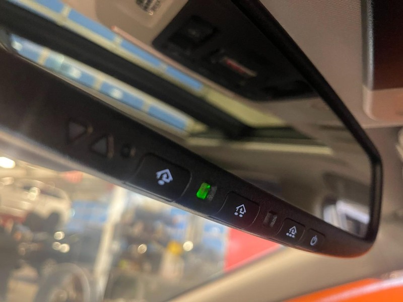 Toyota Camry Vehicle Image 32