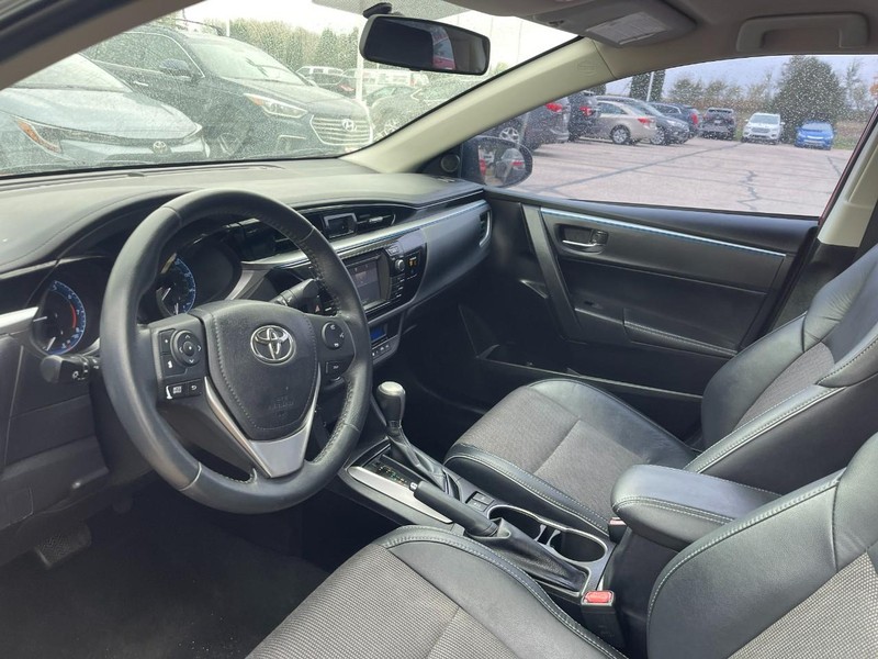 Toyota Corolla Vehicle Image 02