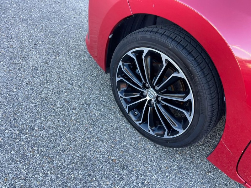 Toyota Corolla Vehicle Image 05