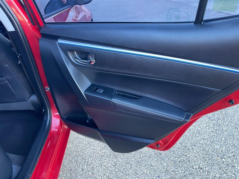 Toyota Corolla Vehicle Image 11