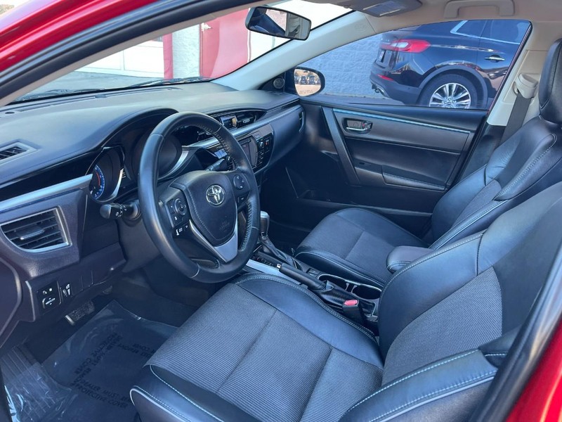 Toyota Corolla Vehicle Image 14