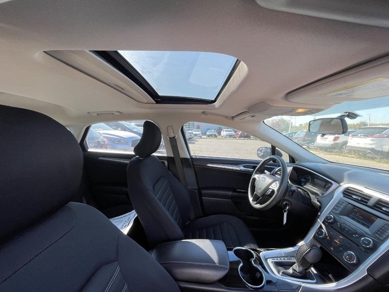 Ford Fusion Vehicle Image 03