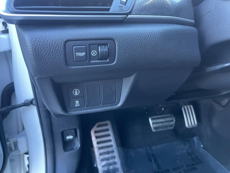 Honda Accord Sedan Vehicle Image 17