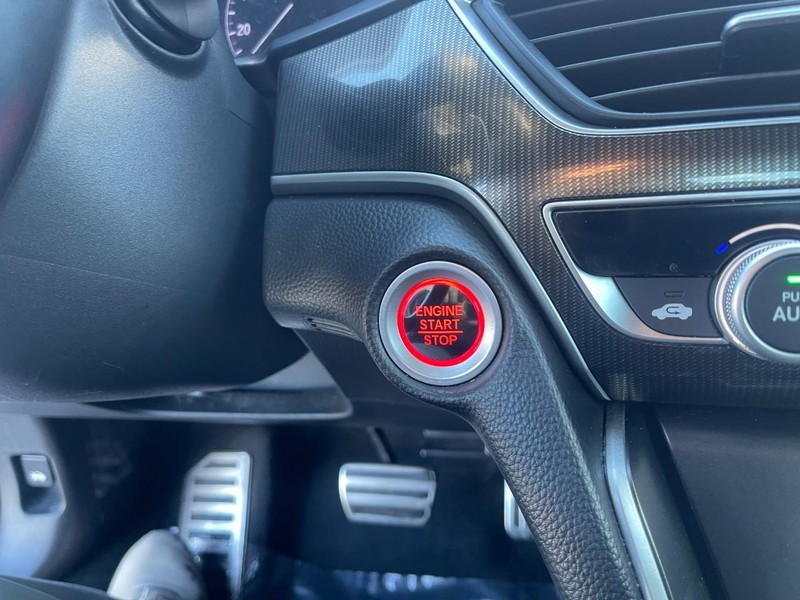 Honda Accord Sedan Vehicle Image 24