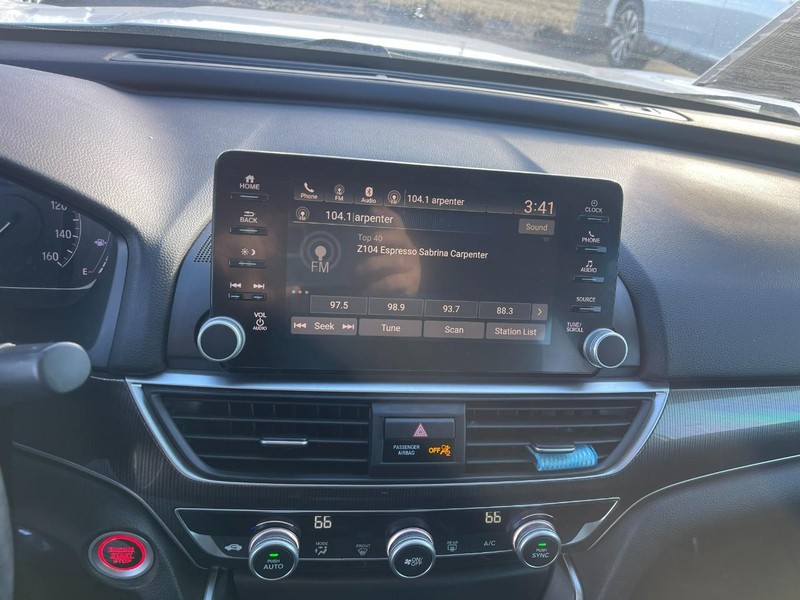 Honda Accord Sedan Vehicle Image 26