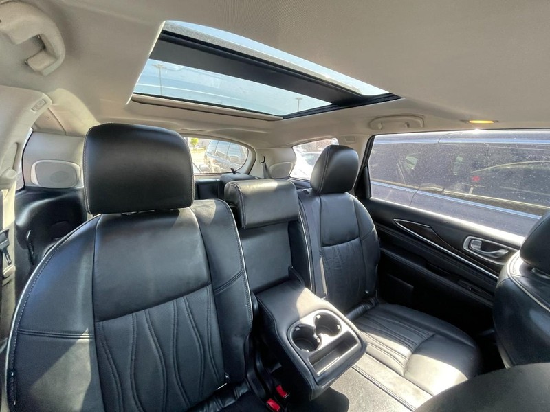 INFINITI QX60 Vehicle Image 05