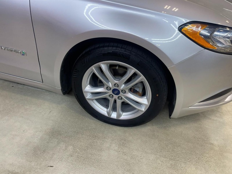 Ford Fusion Hybrid Vehicle Image 07