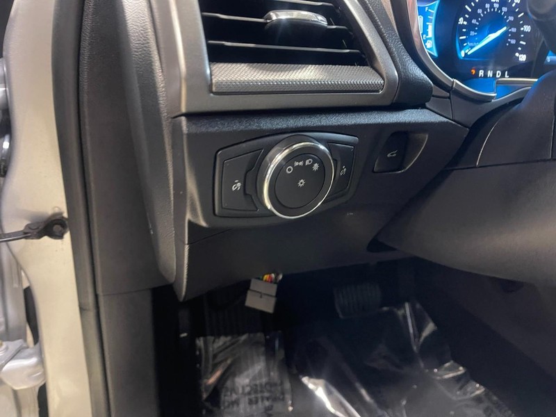 Ford Fusion Hybrid Vehicle Image 20