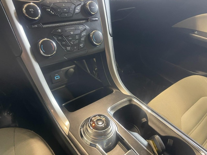 Ford Fusion Hybrid Vehicle Image 25