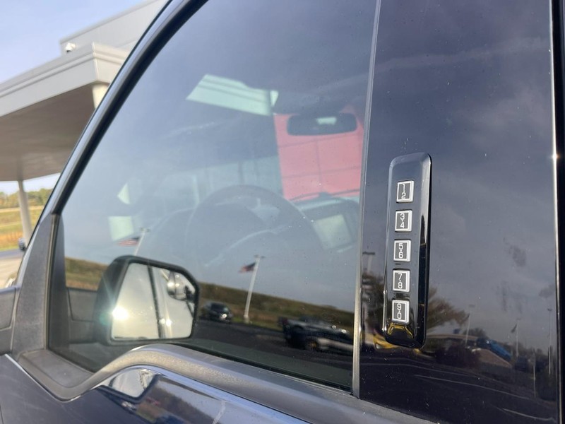 Ford F-150 Vehicle Image 14