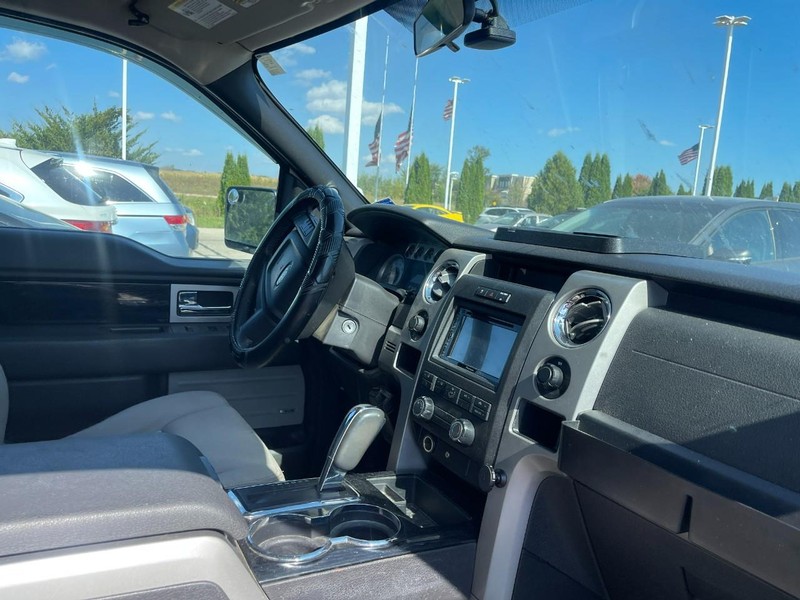 Ford F-150 Vehicle Image 02