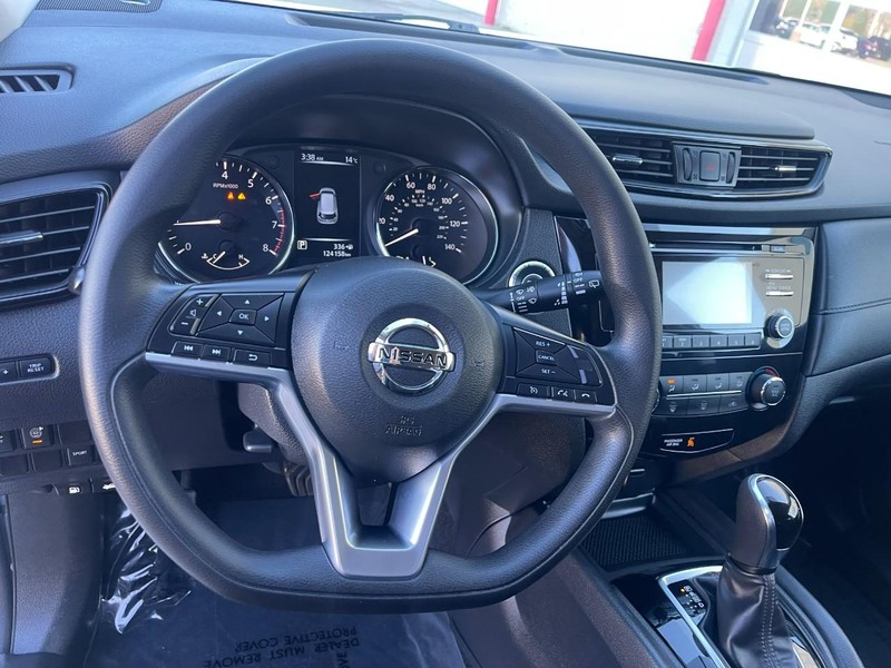 Nissan Rogue Vehicle Image 22