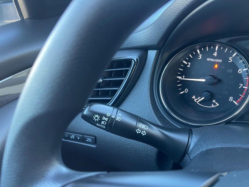 Nissan Rogue Vehicle Image 27