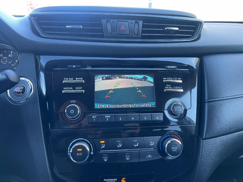 Nissan Rogue Vehicle Image 31