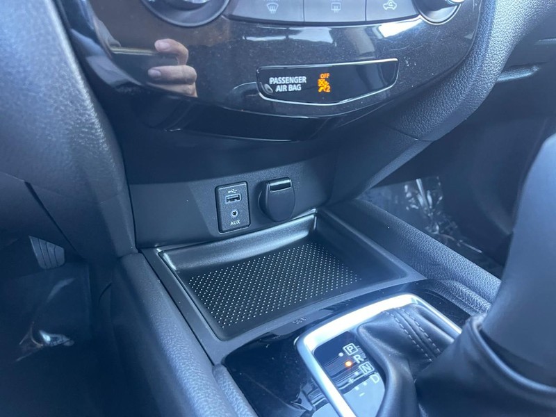 Nissan Rogue Vehicle Image 32