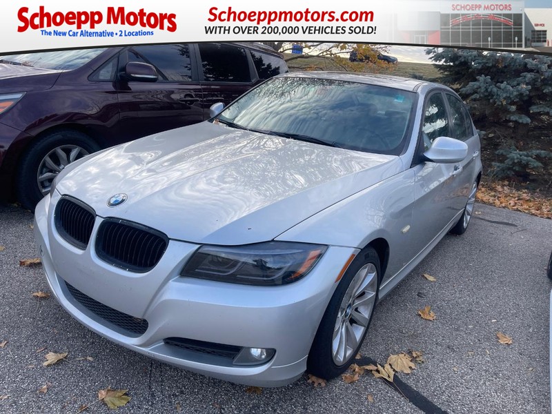 BMW 3 Series Vehicle Full-screen Gallery Image 01