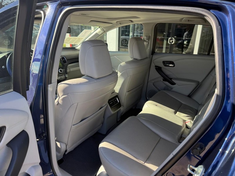 Acura RDX Vehicle Image 12