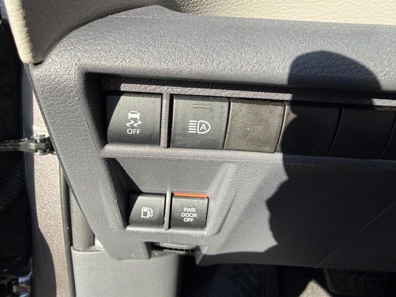 Toyota Sienna Vehicle Image 21