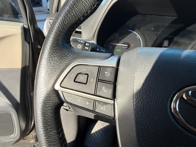 Toyota Sienna Vehicle Image 25