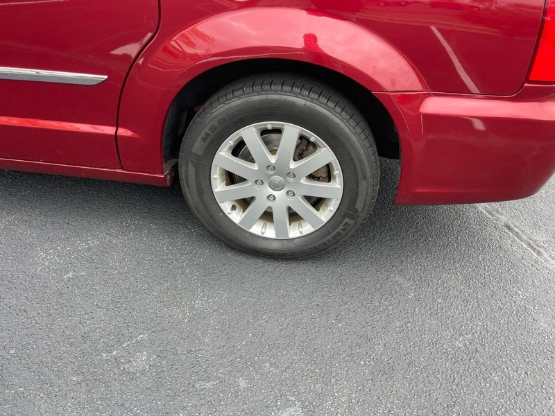 2016 Chrysler Town & Country Touring photo 4