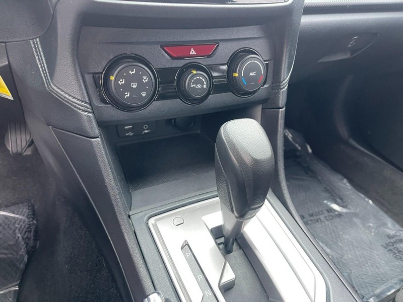 Subaru Impreza Vehicle Image 21