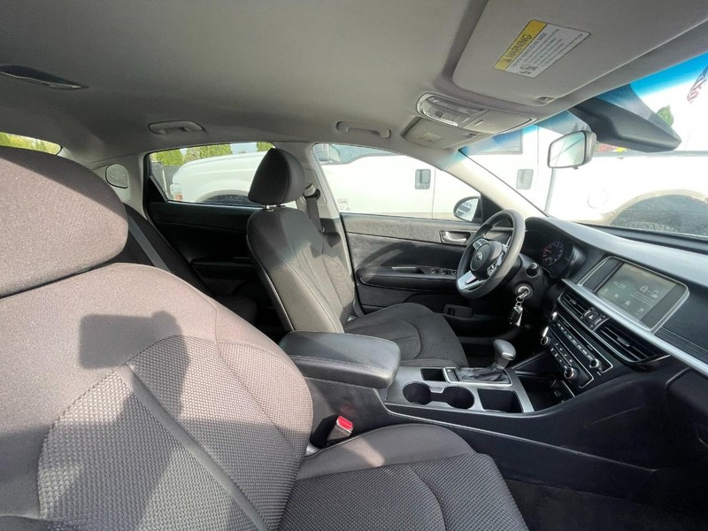Kia Optima Vehicle Image 03