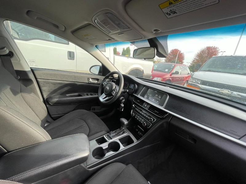 Kia Optima Vehicle Image 04