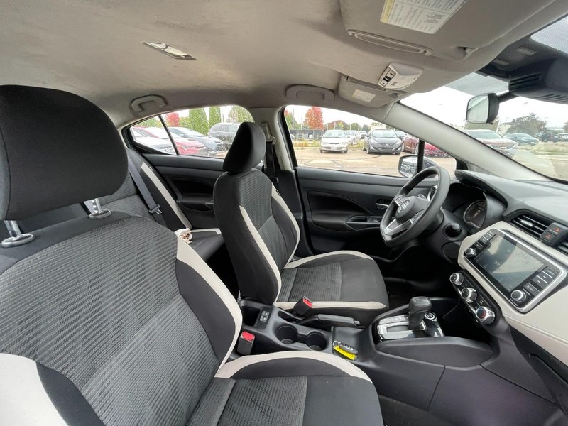 Nissan Versa Vehicle Image 03