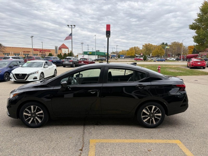 Nissan Versa Vehicle Image 08