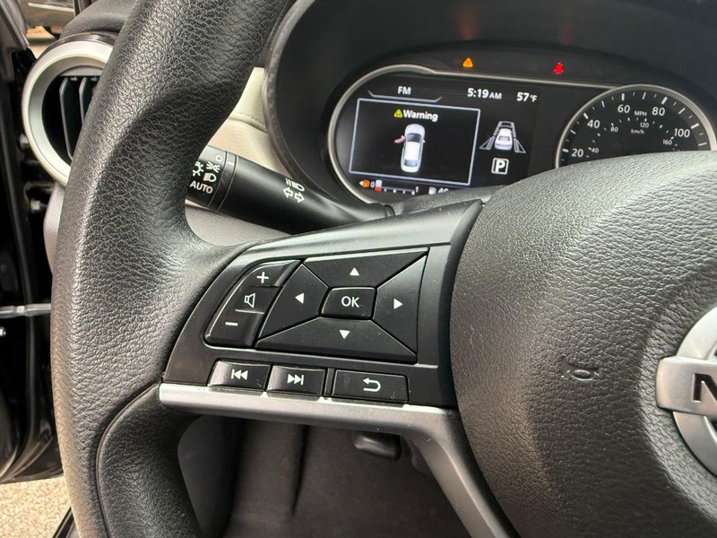 Nissan Versa Vehicle Image 19