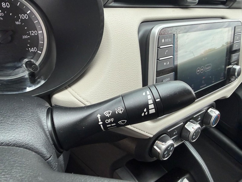 Nissan Versa Vehicle Image 21