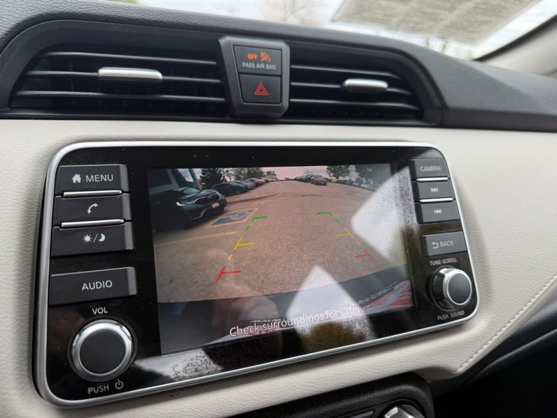 Nissan Versa Vehicle Image 27