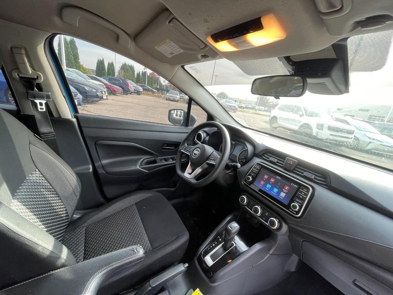 Nissan Versa Vehicle Image 04