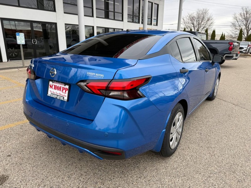 Nissan Versa Vehicle Image 05
