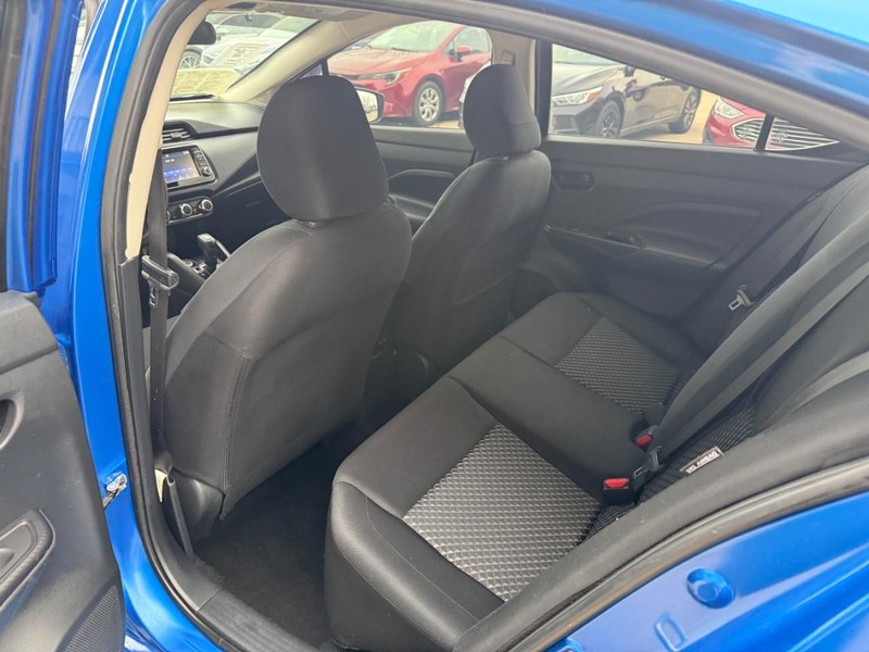 Nissan Versa Vehicle Image 12