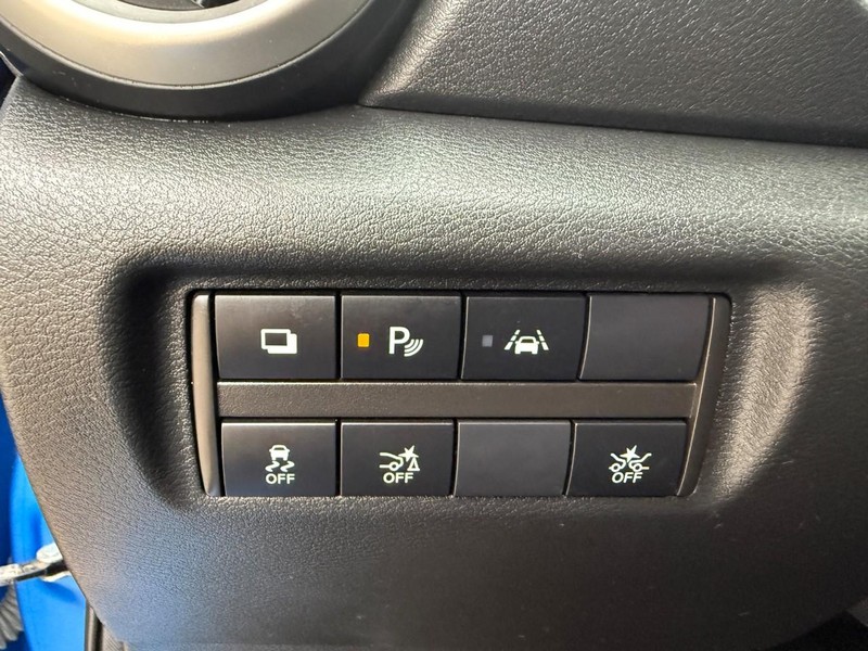 Nissan Versa Vehicle Image 17