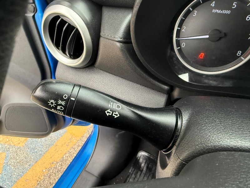 Nissan Versa Vehicle Image 19