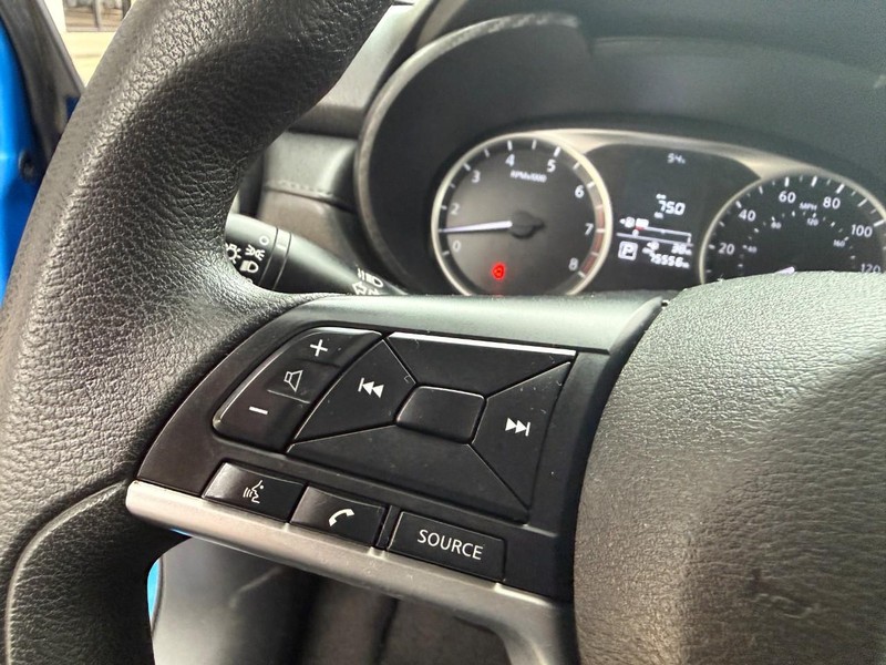 Nissan Versa Vehicle Image 20