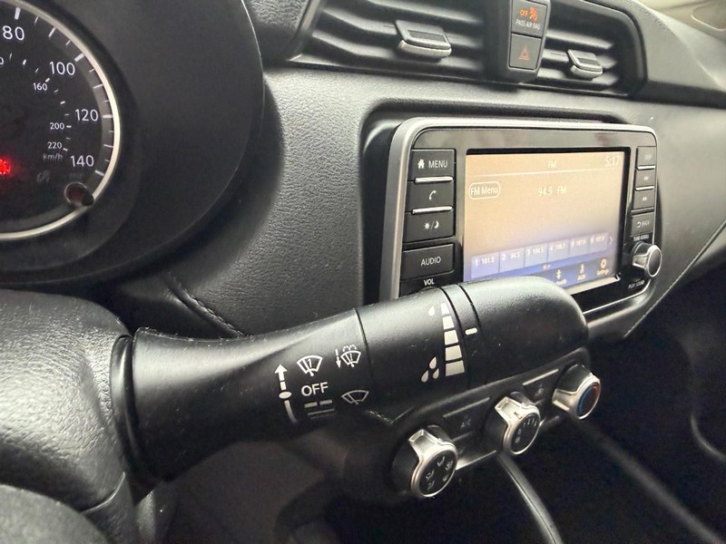 Nissan Versa Vehicle Image 21