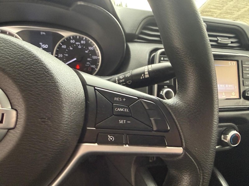 Nissan Versa Vehicle Image 22