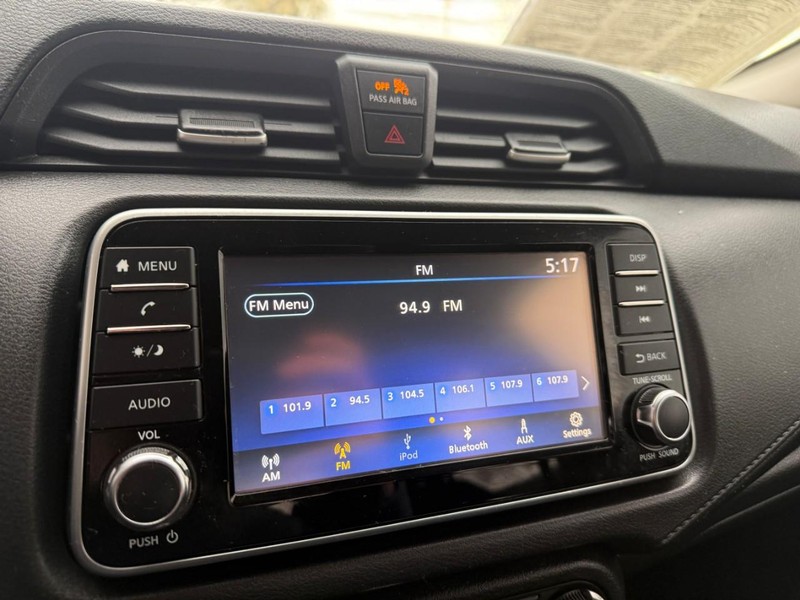 Nissan Versa Vehicle Image 23